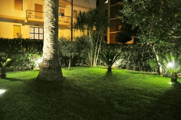 Hotel Haus Charlotte San Benedetto del Tronto Extérieur photo