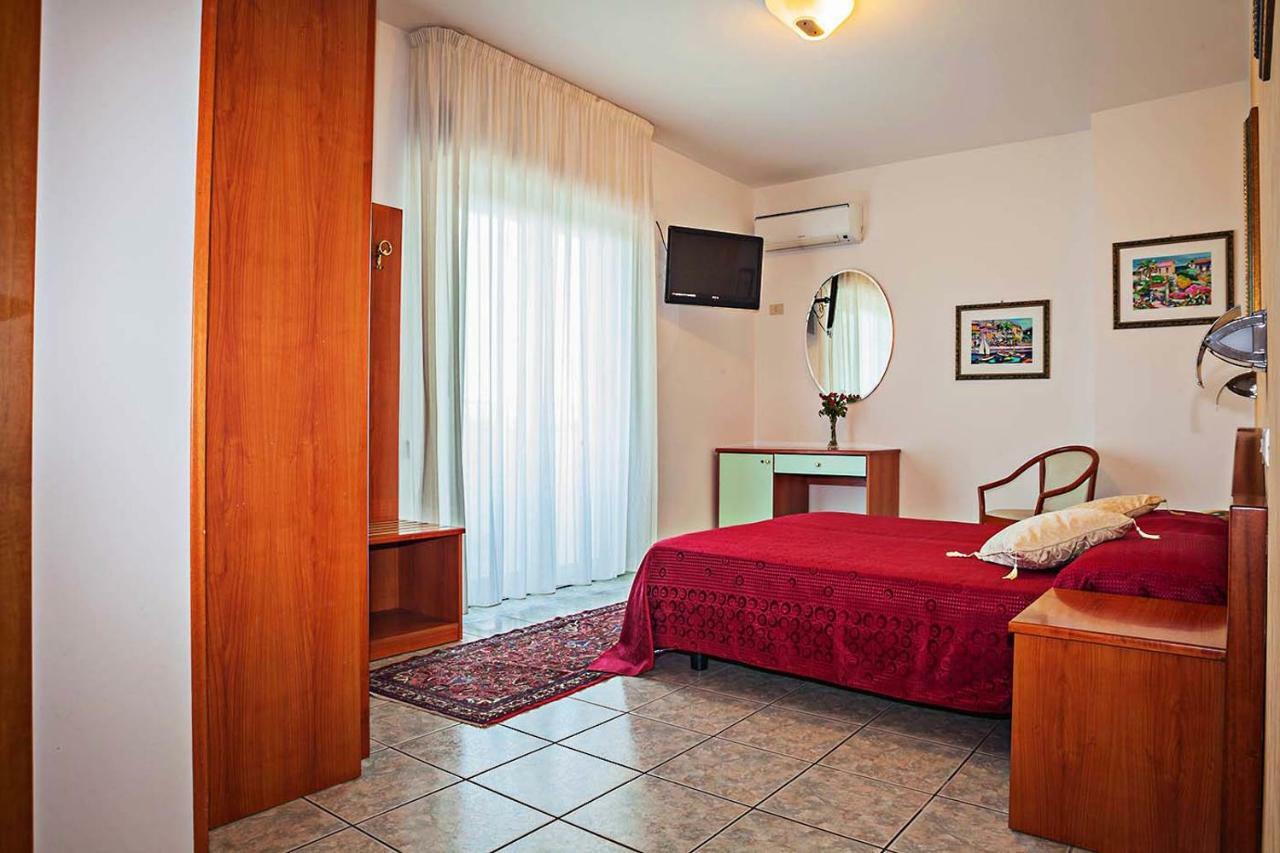 Hotel Haus Charlotte San Benedetto del Tronto Extérieur photo
